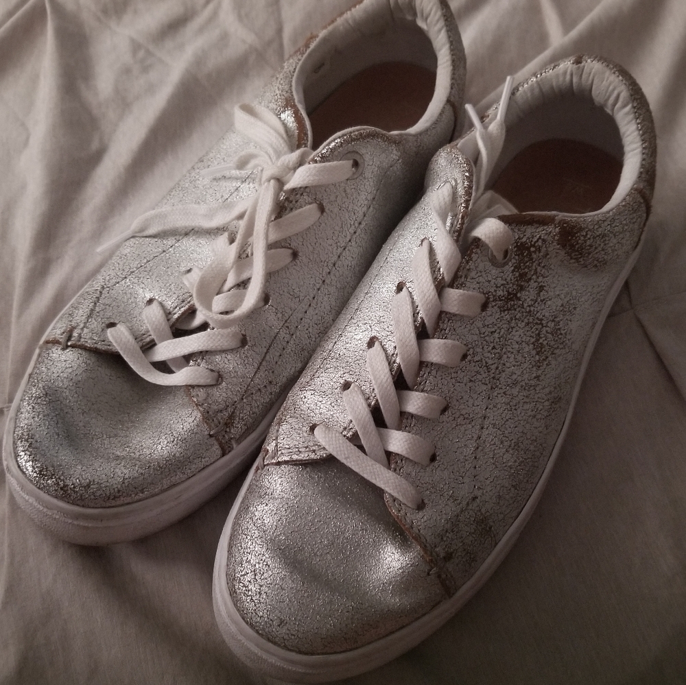Tom's Women's Metallic Silver Lace-Up Sneakers
